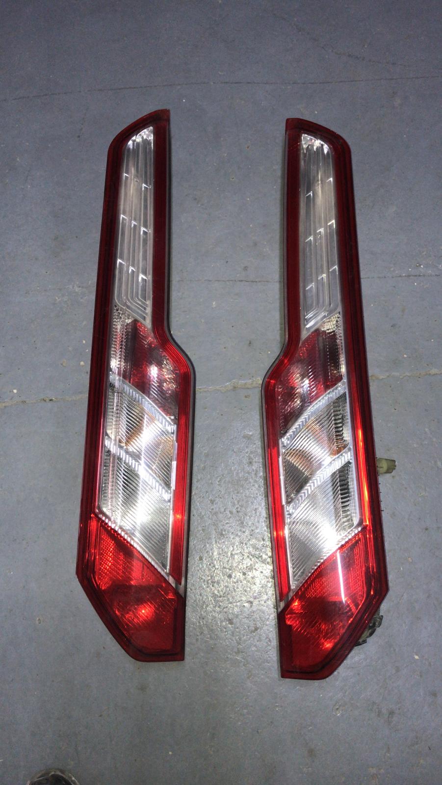 FORD TRANSİT CUSTOM ARKA STOPLAR ORJİNAL